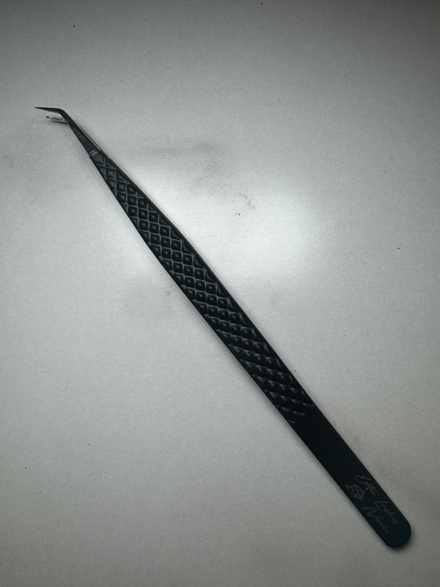 Exotic isolation tweezer